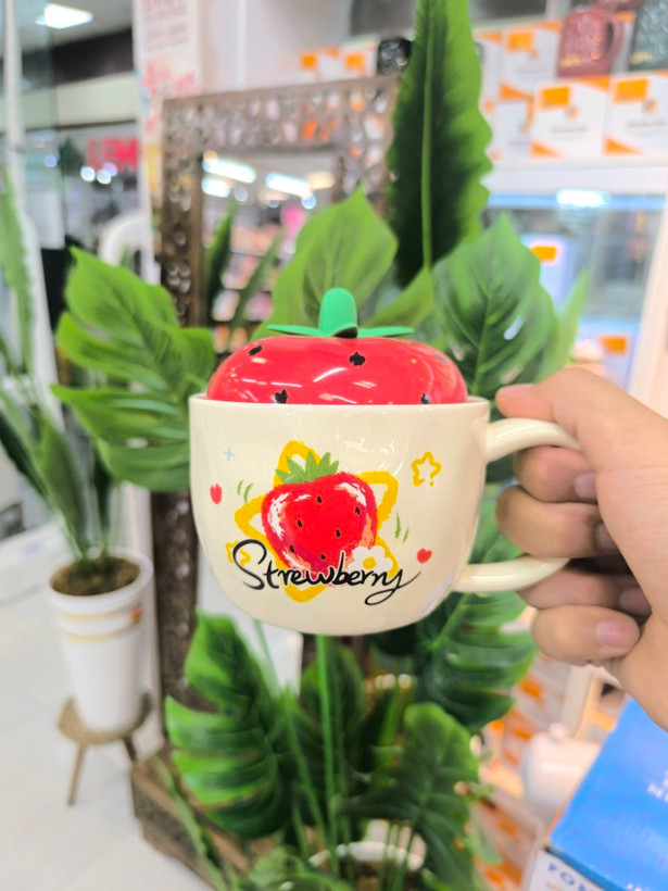 ماگ سرامیکی فانتزی طرح گوجه فرنگی با درب سهبعدی